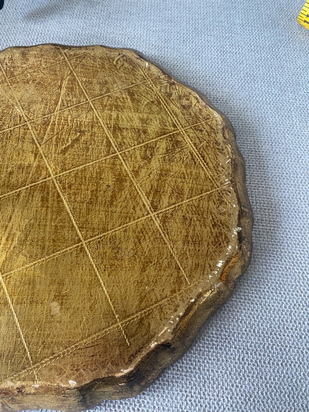 Vintage Florentine Plate. Made in Italy. Green and Gold. Approximately 12”. - Picture 7 of 9